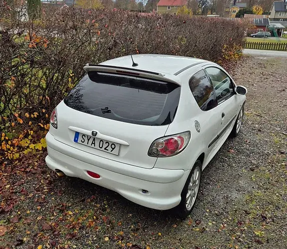Peugeot 206 2001 photo 4