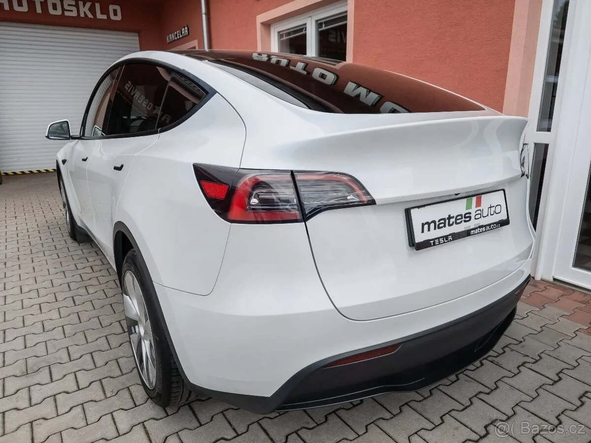 Tesla Model Y 2023 photo 3
