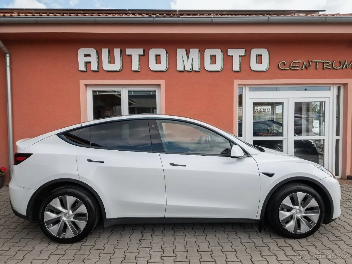 Tesla Model Y 2023 photo 4