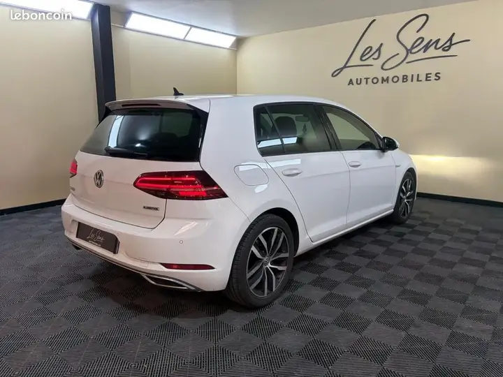 Volkswagen Golf 2019 photo 2