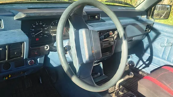 Mitsubishi L200 Club Cab 1990 photo 5