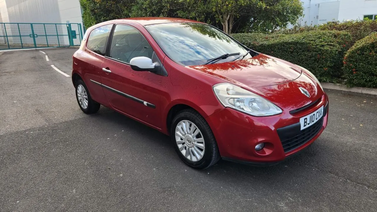 Renault Clio 2010 photo 2