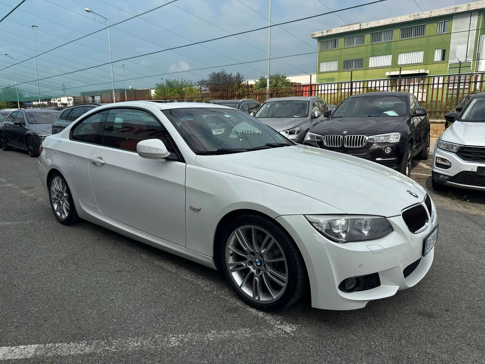 BMW 320 2010 photo 3