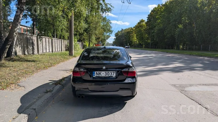 BMW E90 2008 photo 3