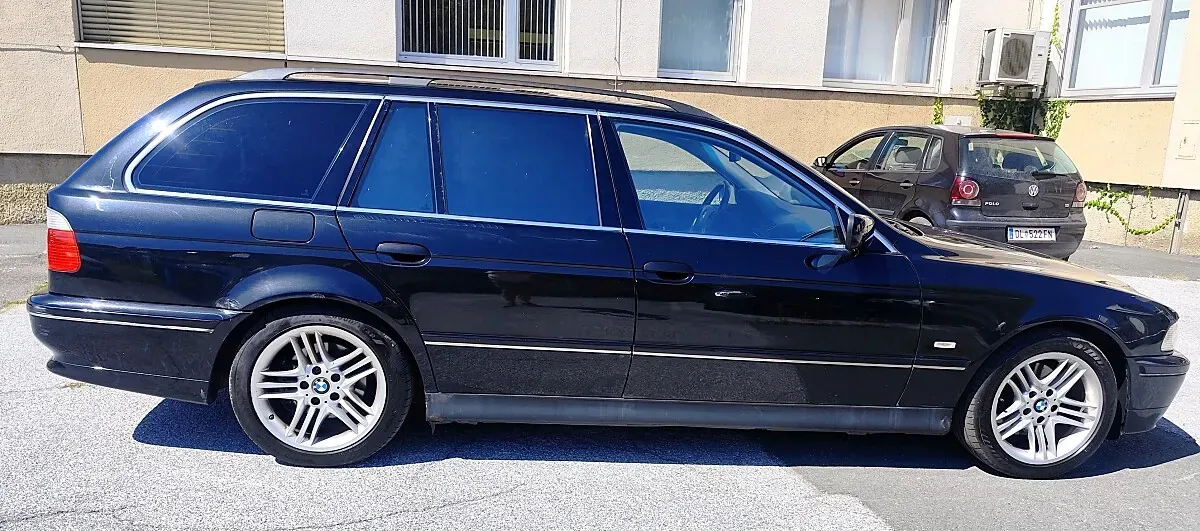BMW 5 Series 2002 photo 2