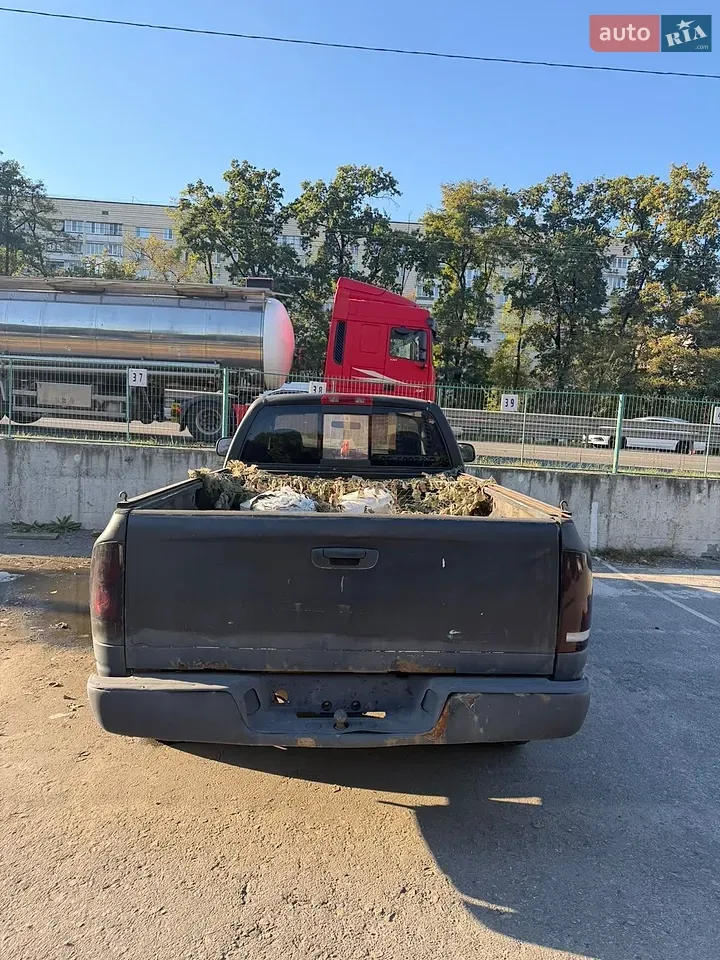 Dodge Ram 1500 2004 photo 5