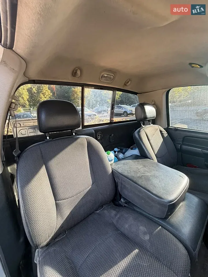 Dodge Ram 1500 2004 photo 4