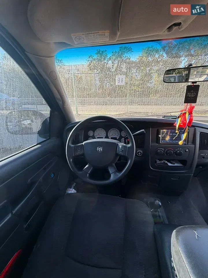 Dodge Ram 1500 2004 photo 3
