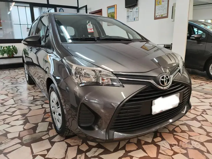 Toyota Yaris 2016 photo 2