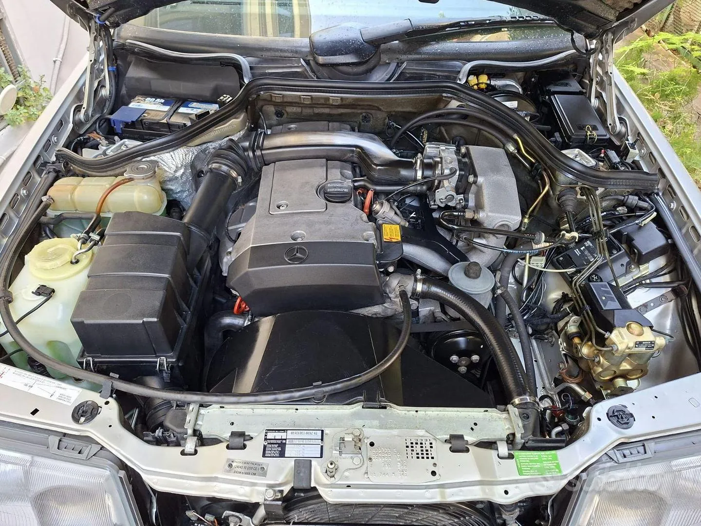 Mercedes-Benz C124 1993 photo 5