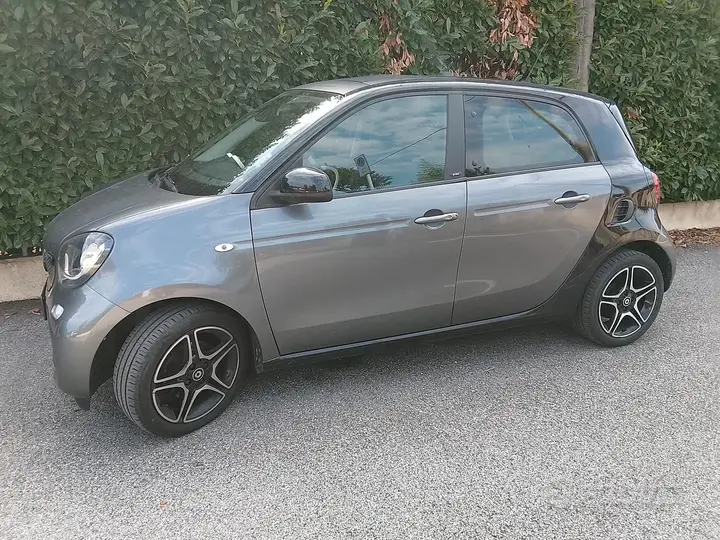 Smart Forfour 2015 photo 2