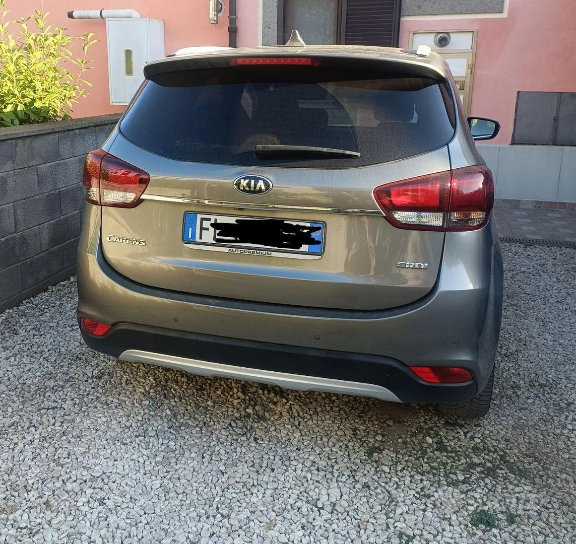 Kia Carens 2017 photo 3