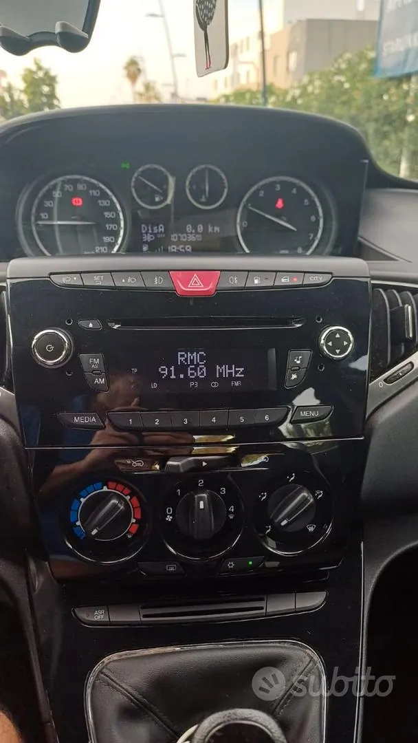 Lancia Ypsilon 2014 photo 5