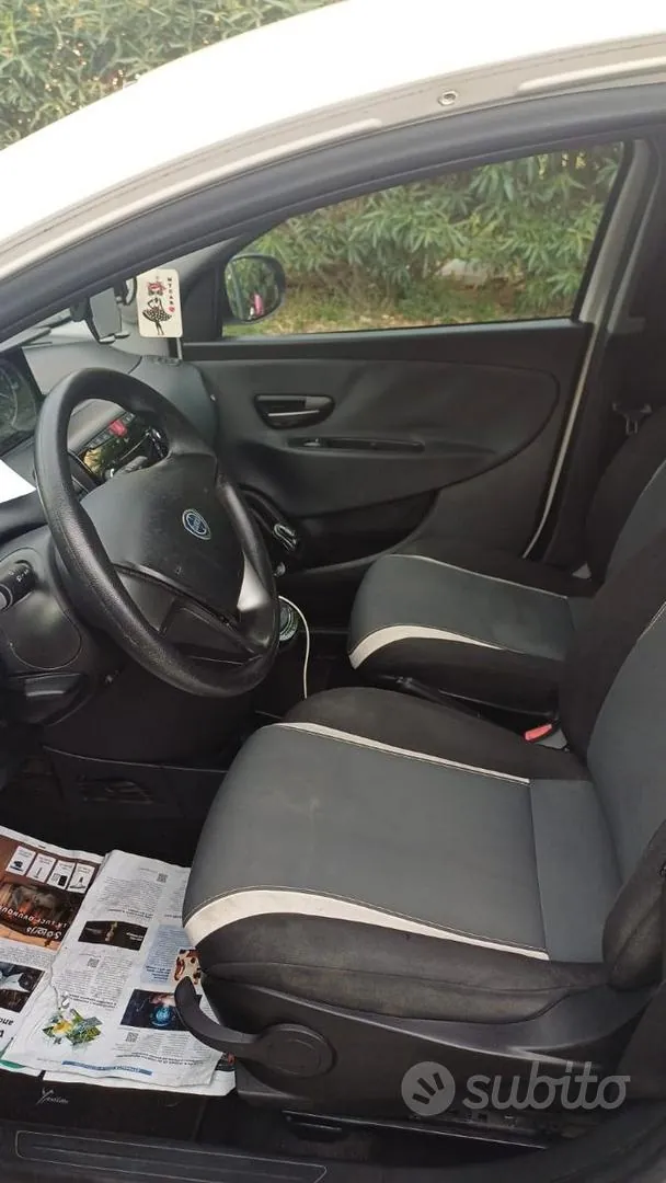 Lancia Ypsilon 2014 photo 4