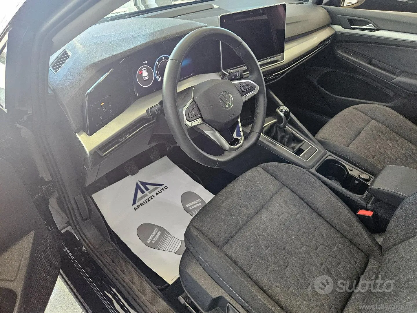 Volkswagen Golf 2025 photo 5