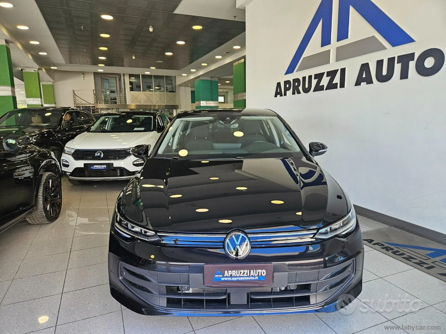 Volkswagen Golf 2025 photo 2