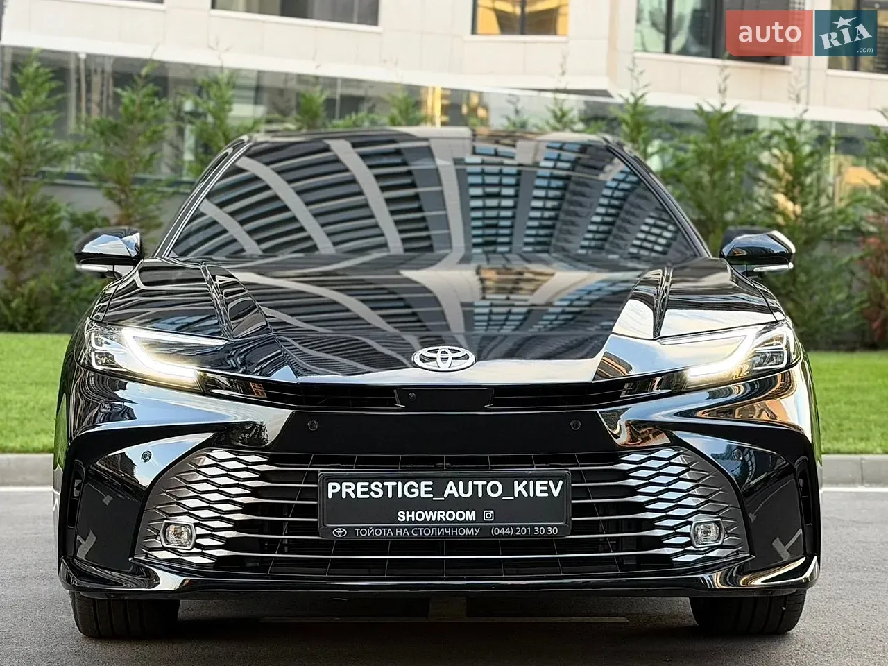 Toyota Camry 2025 photo 4