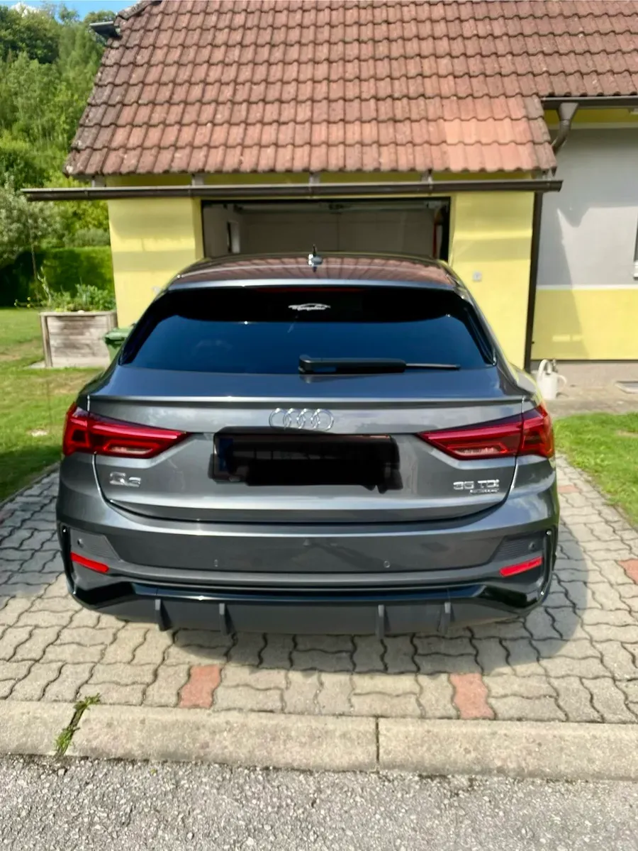 Audi Q3 2021 photo 2
