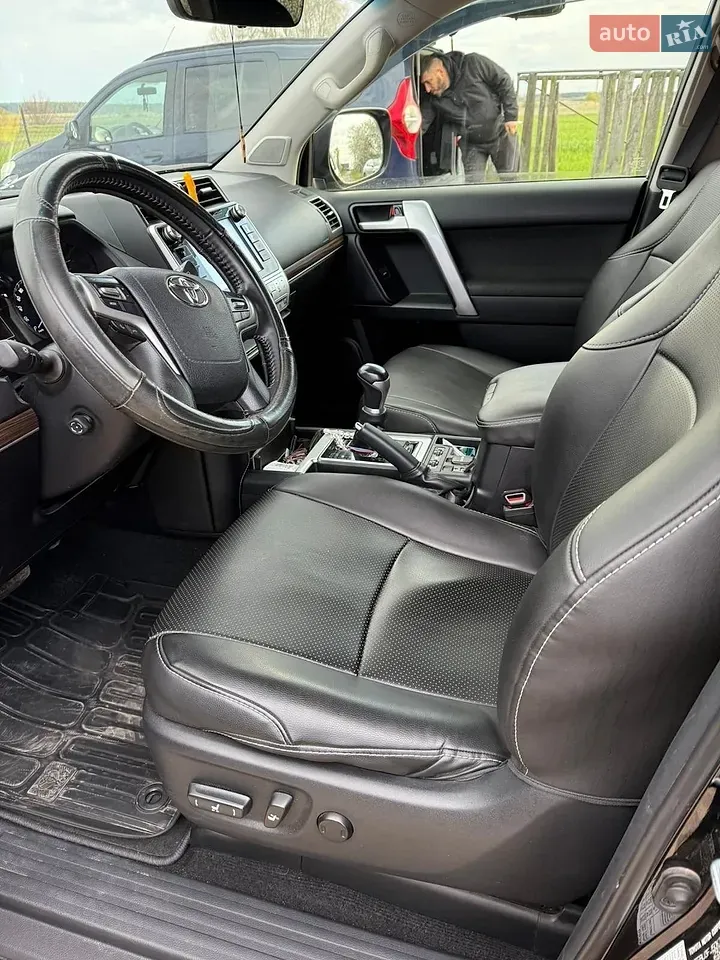 Toyota Land Cruiser Prado 2020 photo 2
