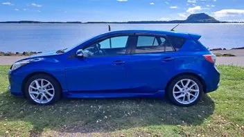 Mazda Axela 2012 photo 2