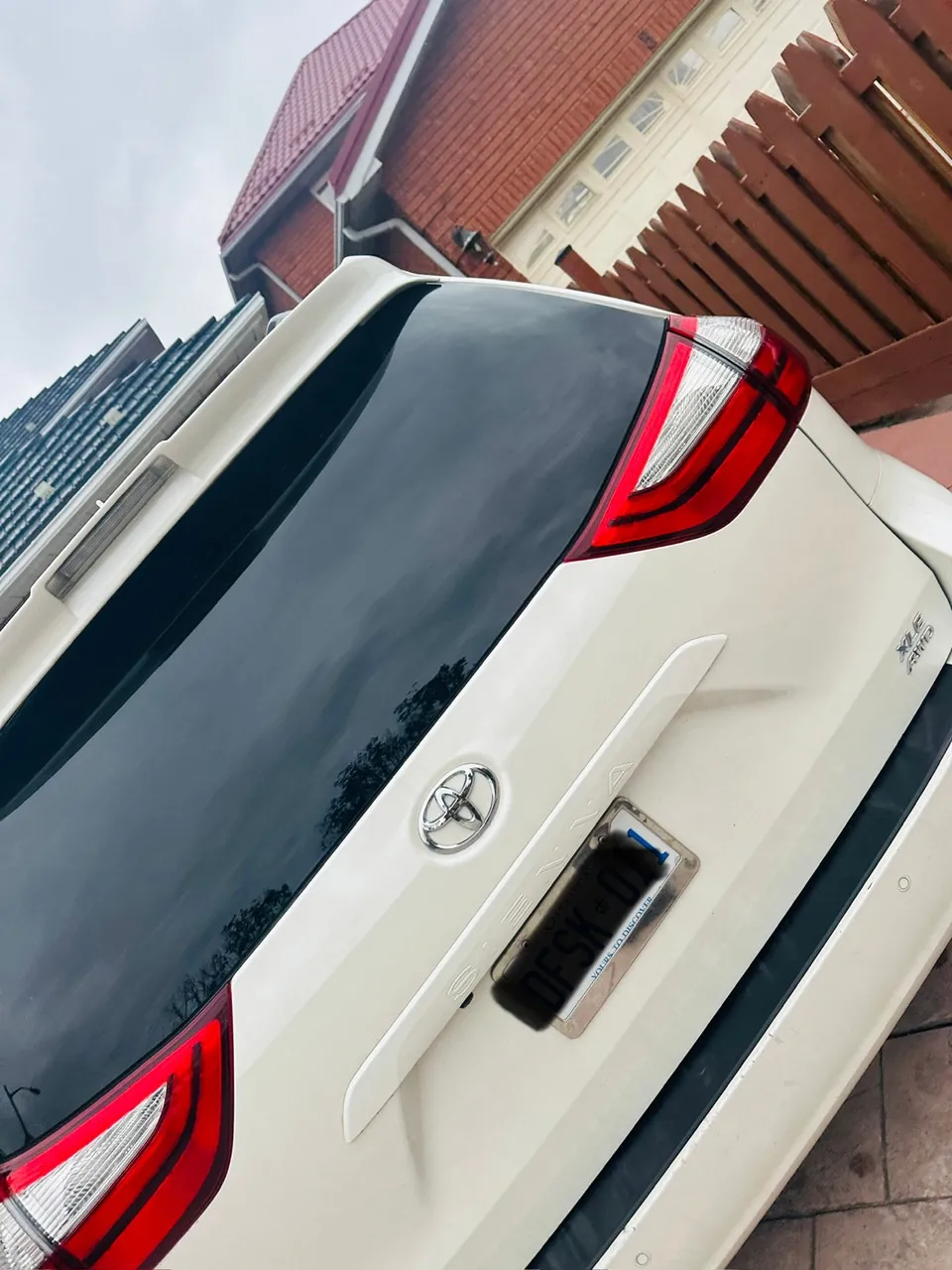 Toyota Sienna 2018 photo 2