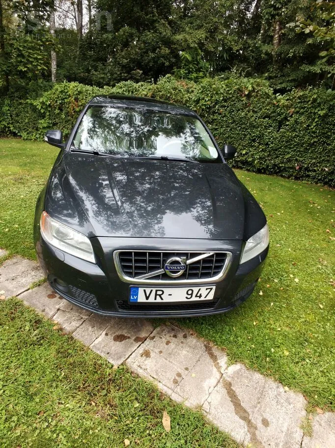 Volvo V70 2011 photo 2