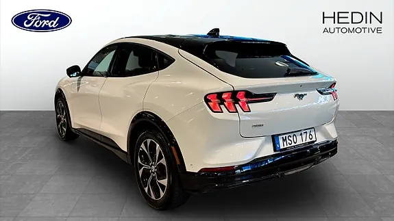 Ford Mustang Mach-E 2021 photo 2