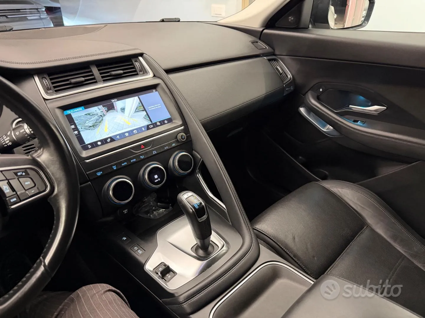 Jaguar E-Pace 2019 photo 5