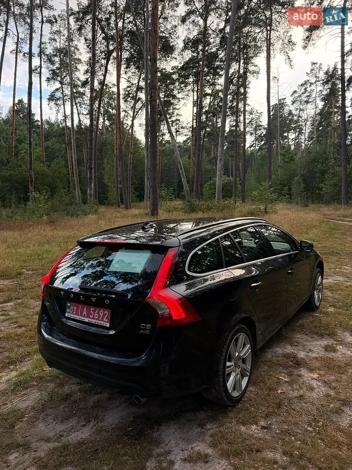 Volvo V60 2012 photo 2