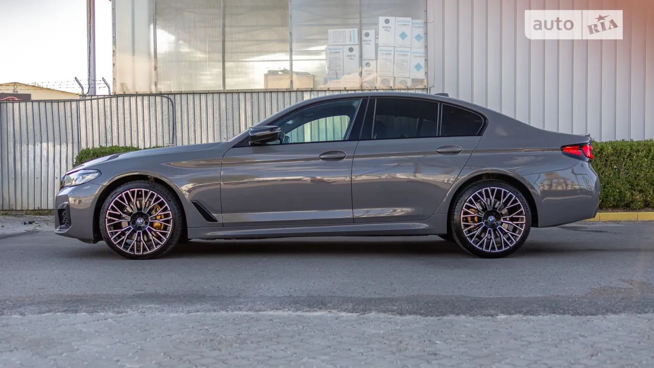 BMW 5 Series 2021 photo 2