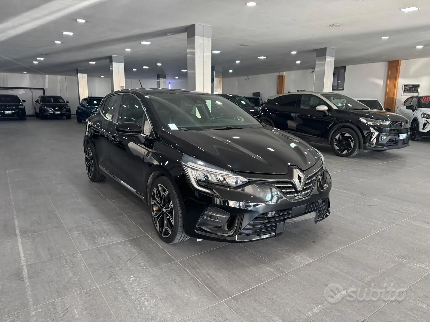 Renault Clio 2023 photo 2