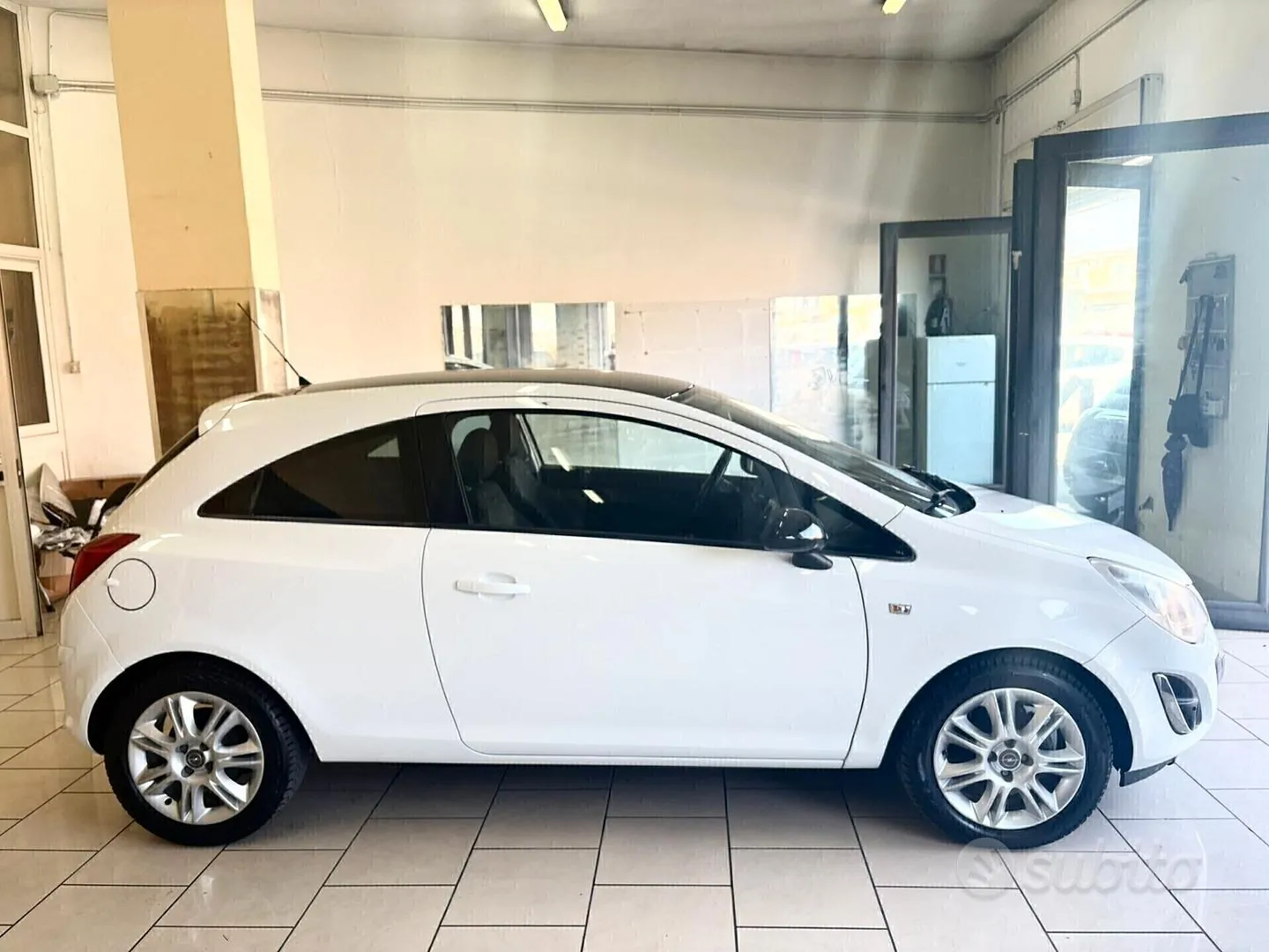 Opel Corsa 2011 photo 3