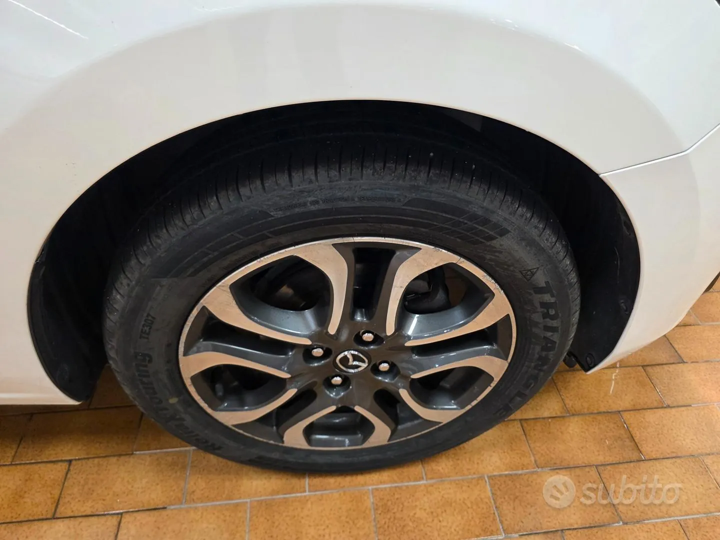 Mazda Mazda2 2017 photo 4