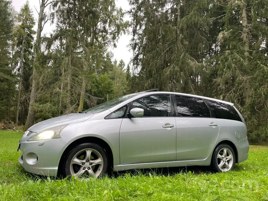 Mitsubishi Grandis 2006 photo 3