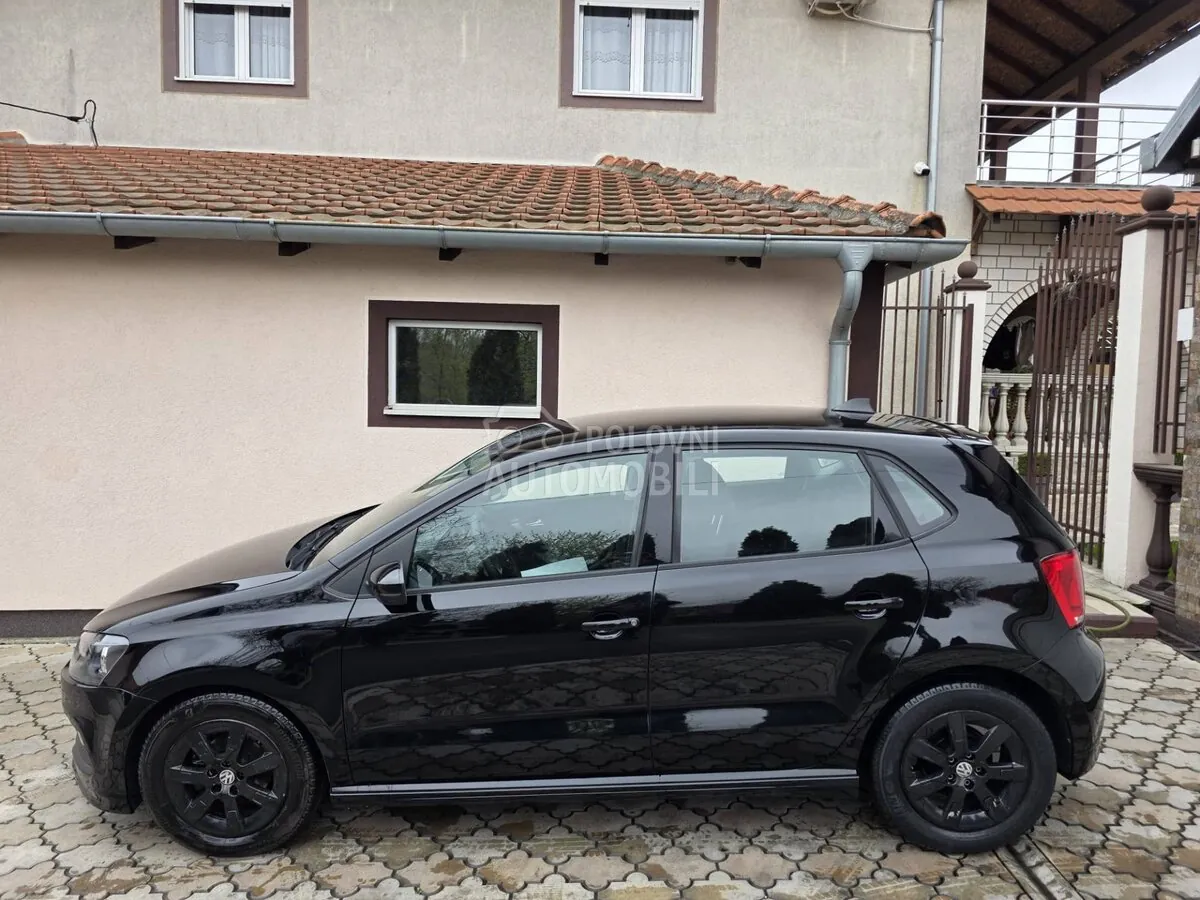 Volkswagen Polo 2011 photo 2