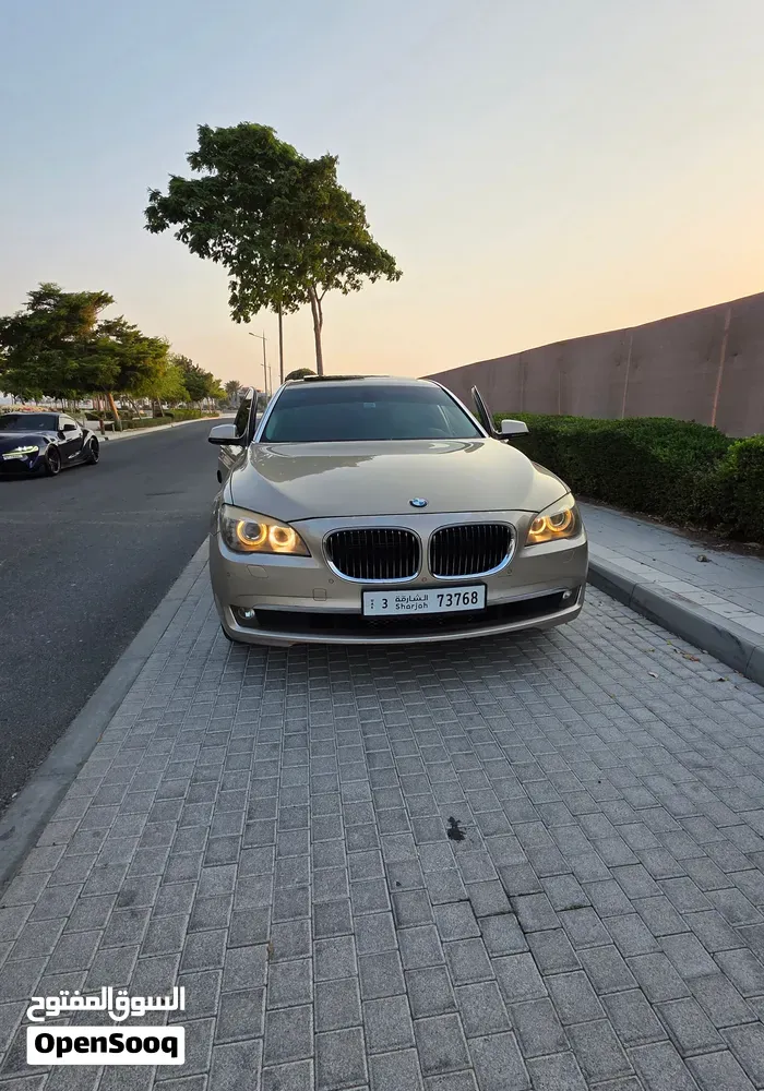 BMW 7 Series 2011 photo 2