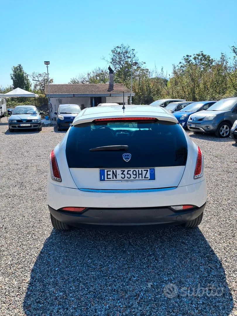 Lancia Delta 2012 photo 5