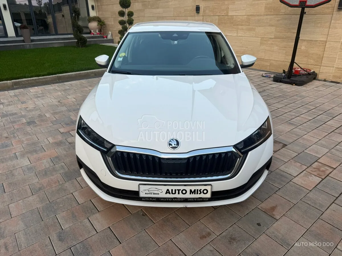 Skoda Octavia 2023 photo 2
