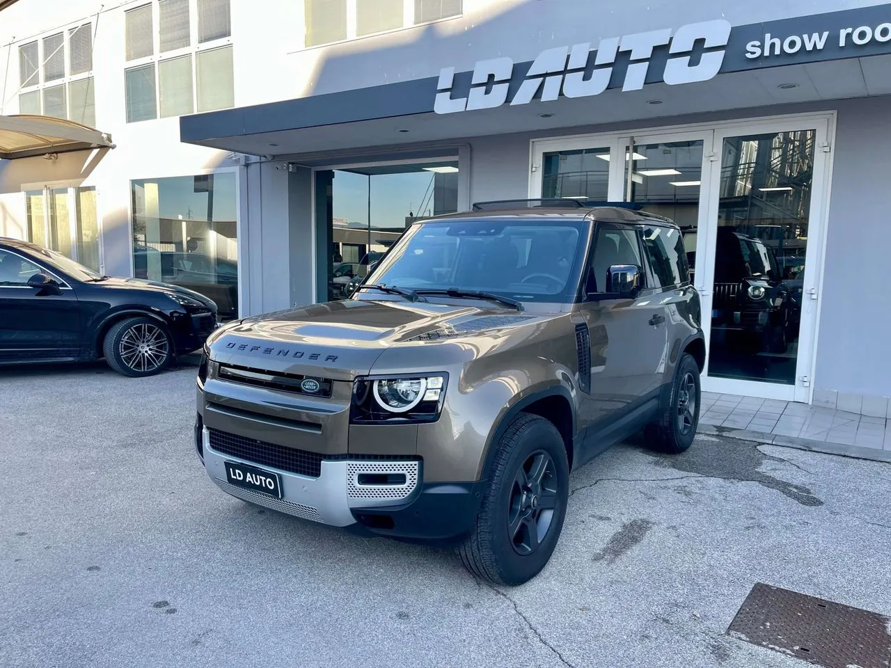 Land Rover Defender 2021 photo 3