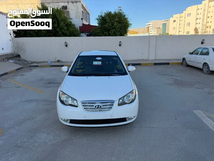 Hyundai Avante 2010 photo 2