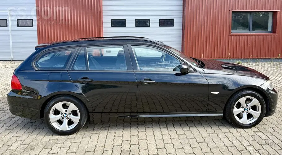 BMW 318 2010 photo 5