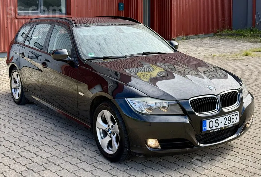 BMW 318 2010 photo 3