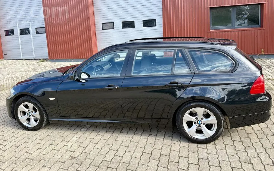 BMW 318 2010 photo 4
