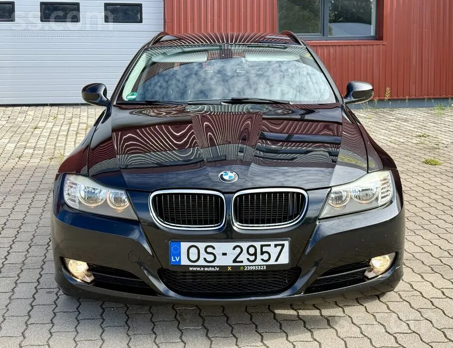 BMW 318 2010 photo 2