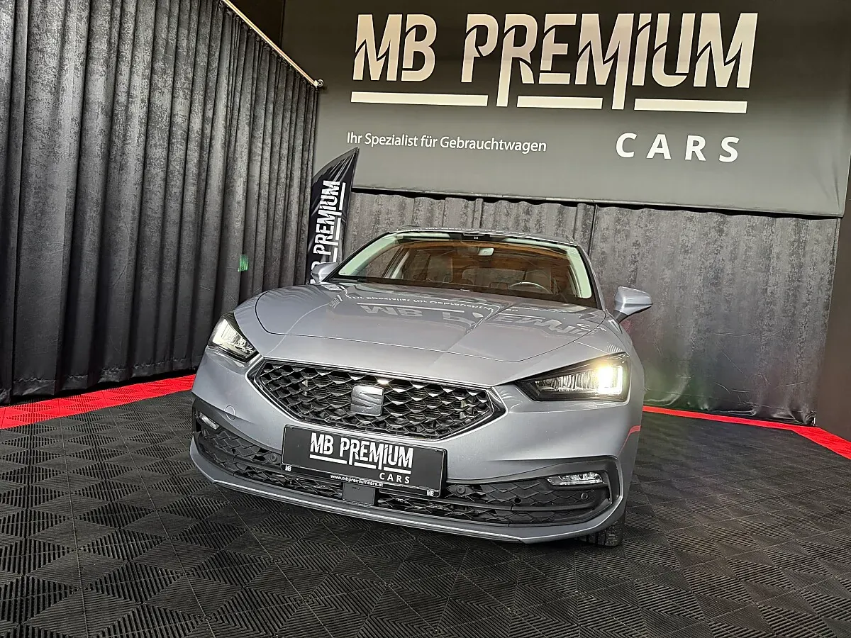 Seat Leon 2023 photo 2