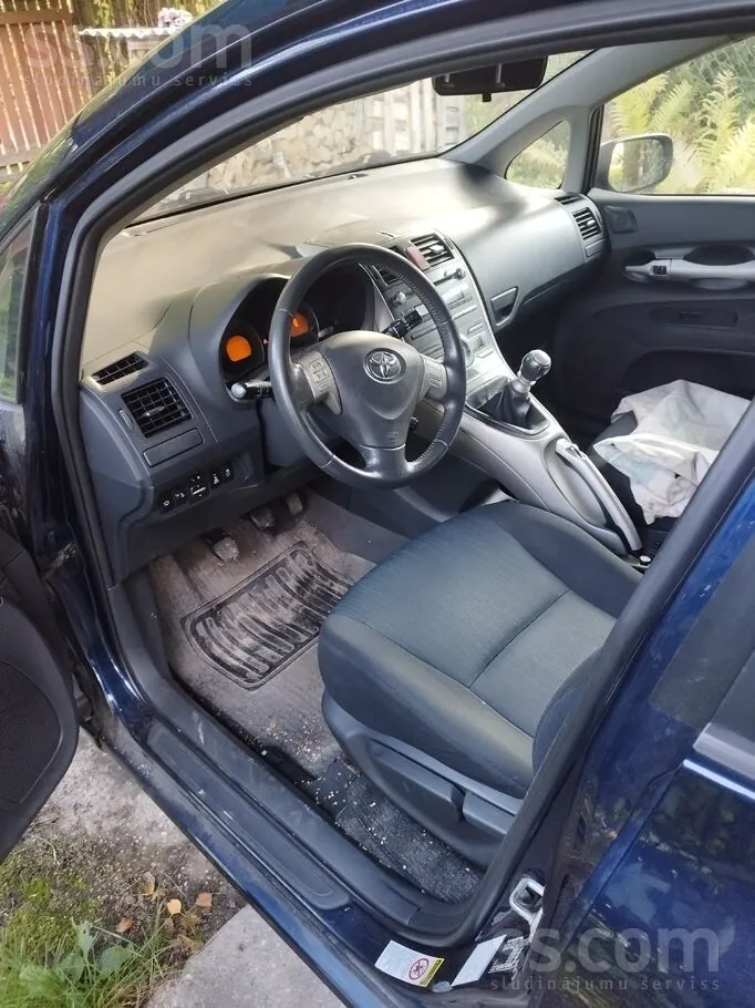 Toyota Auris 2009 photo 3