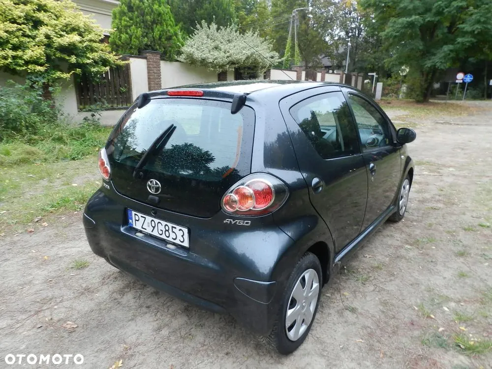 Toyota Aygo 2010 photo 2