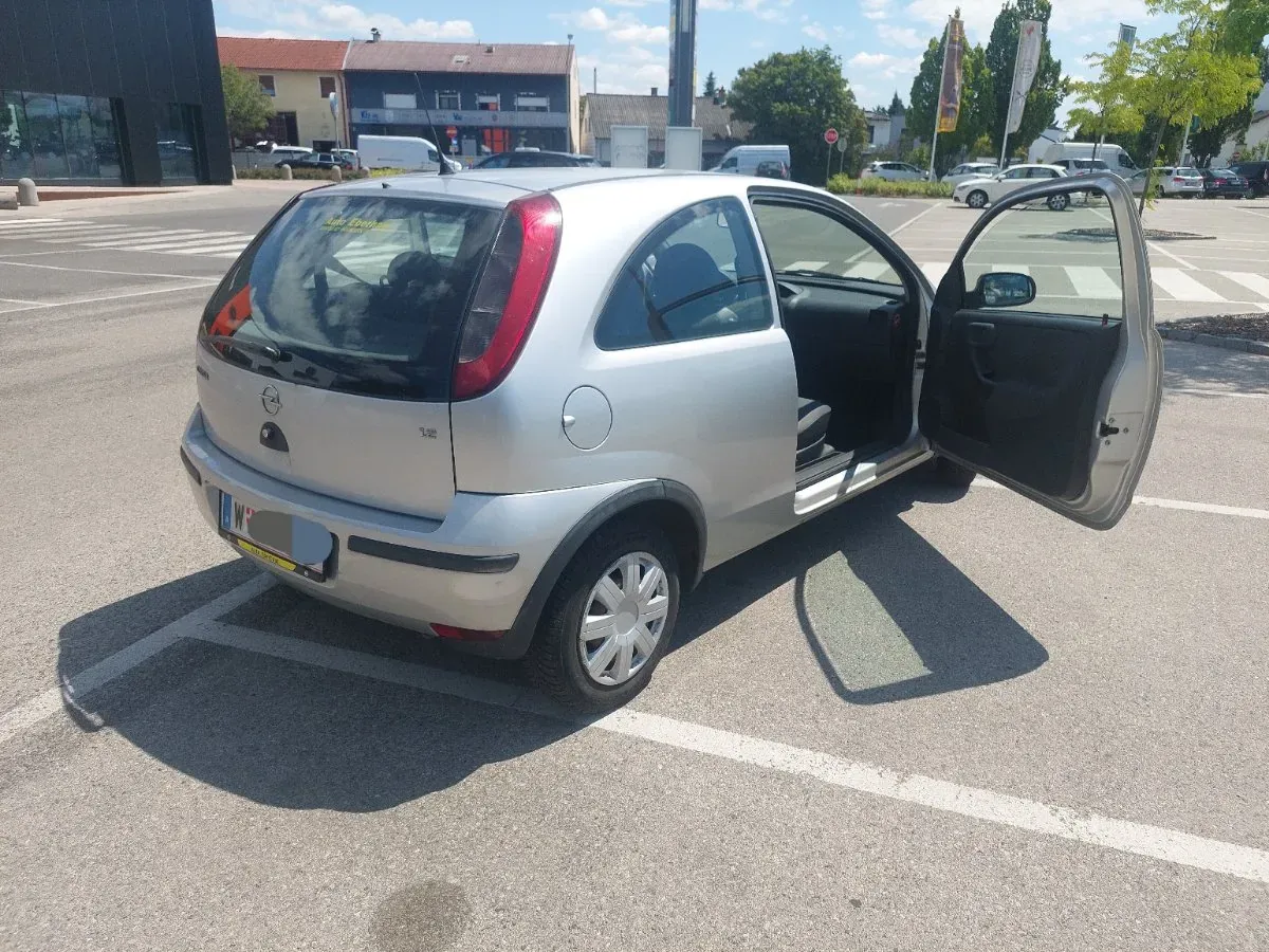 Opel Corsa 2004 photo 2
