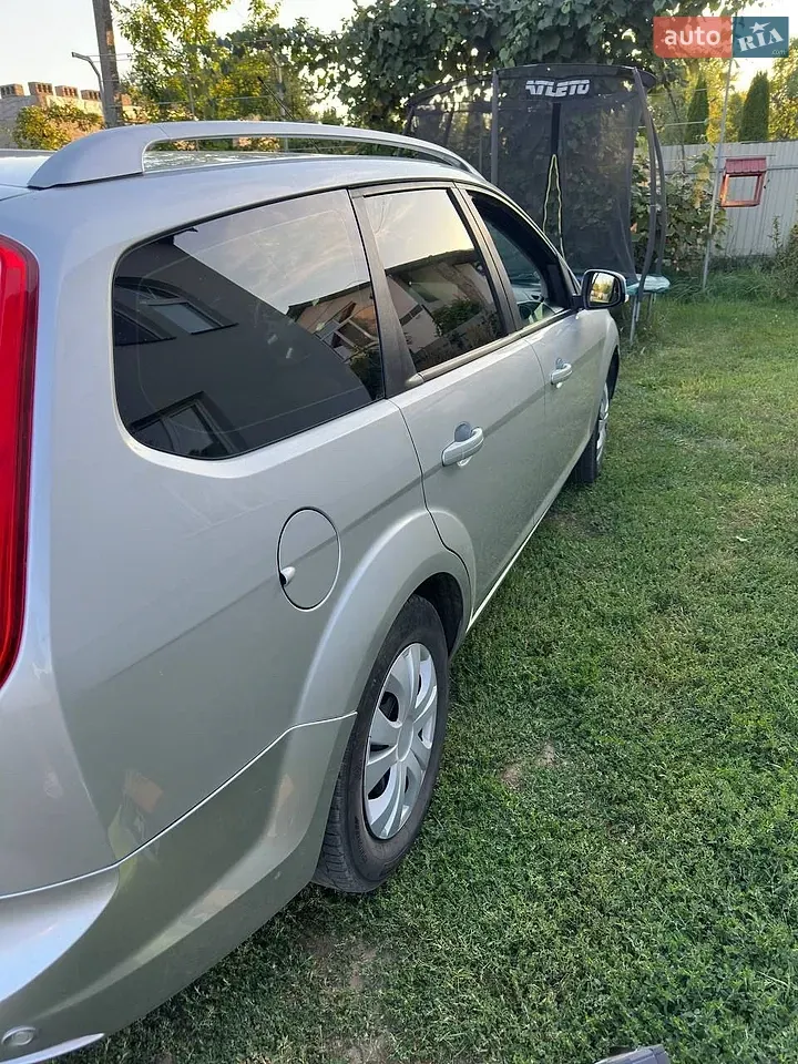 Ford Focus 2008 photo 2