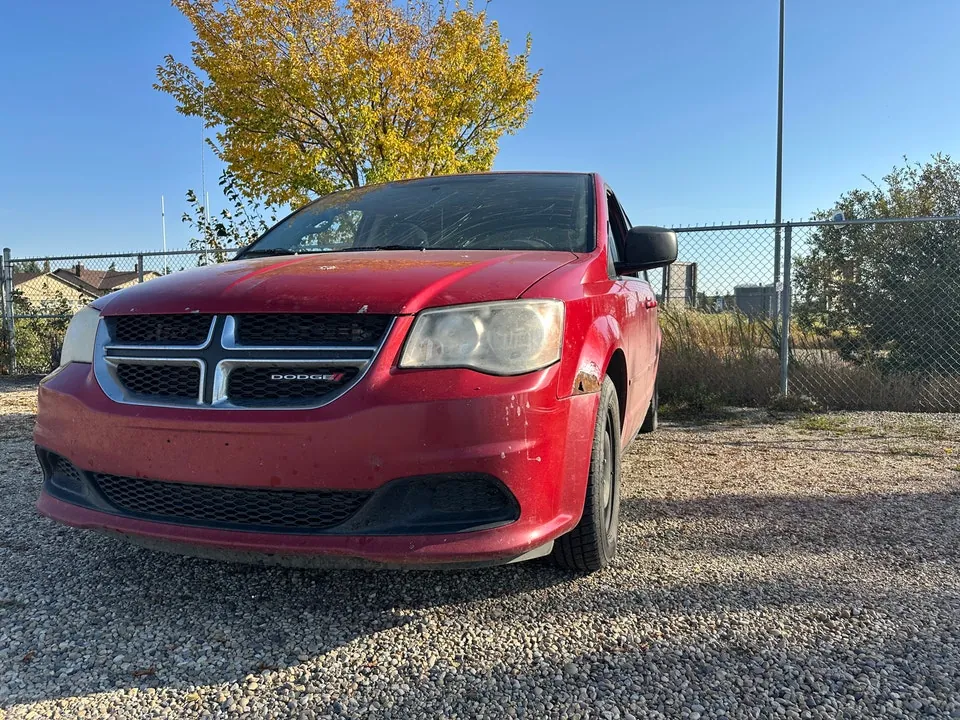 Dodge Grand Caravan 2012 photo 2
